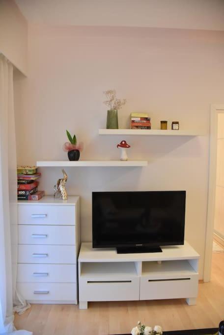 Tiny Treasure Apartment Atenas Exterior foto